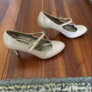 Nude Patent Leather Mary Jane Heels (Women's Size 8.5)